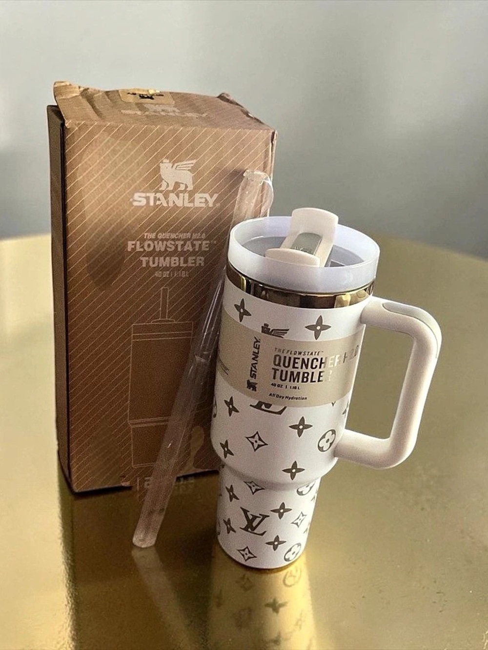 Stanley Quencher H2.0 FlowState Tumbler White & Brown 40 oz.